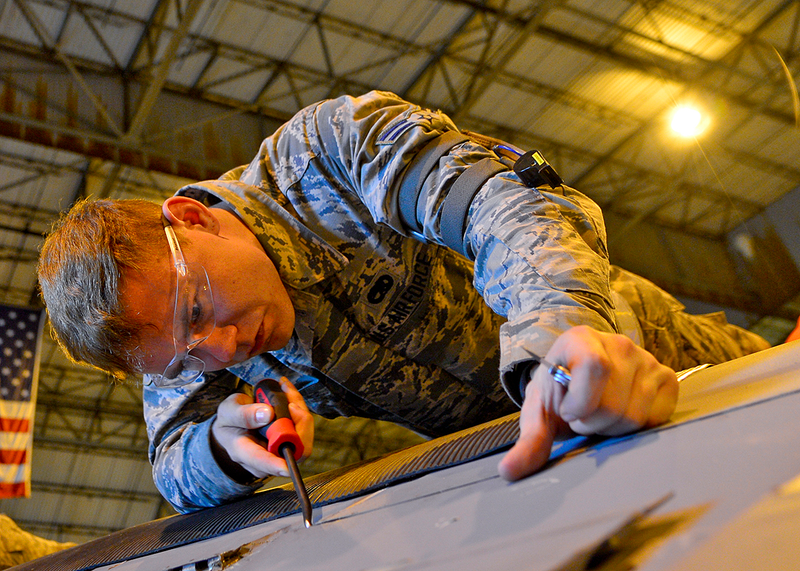 Illustration for article titled This Massive Hangar Bay Is Where The USAF Gives Its Biggest Jet A Tune-Up
